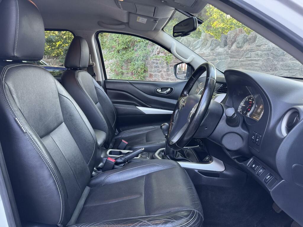 Nissan Navara Double Cab Pick Grey #11