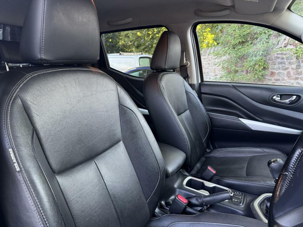 Nissan Navara Double Cab Pick Grey #13
