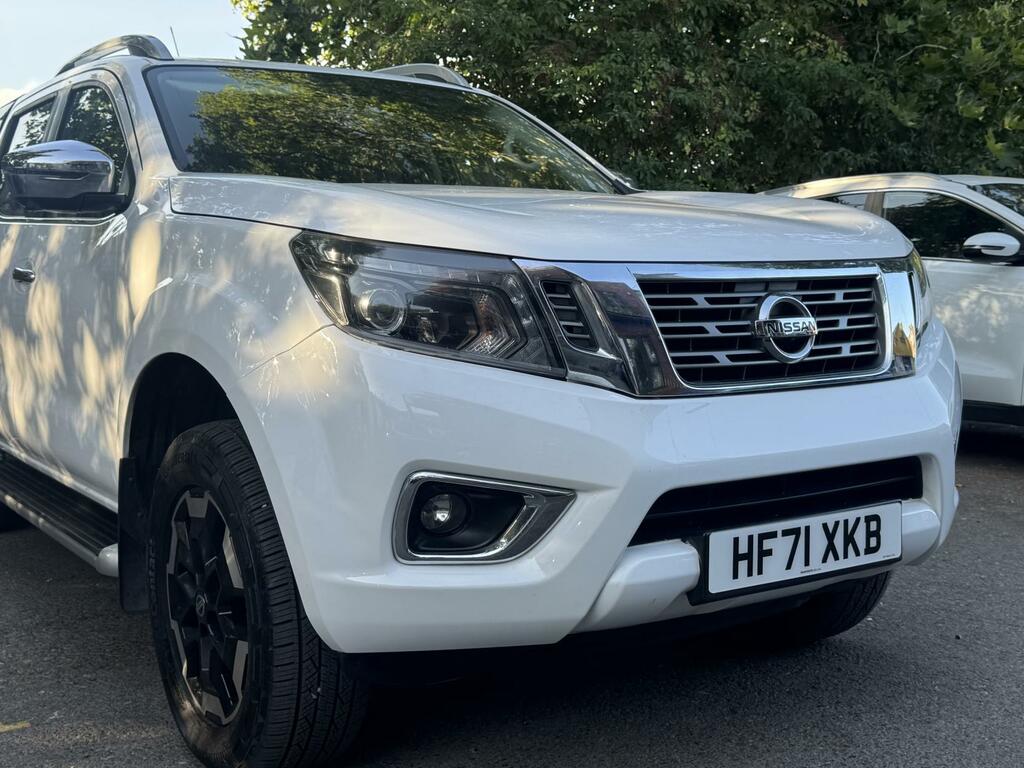 Nissan Navara Tekna White #6