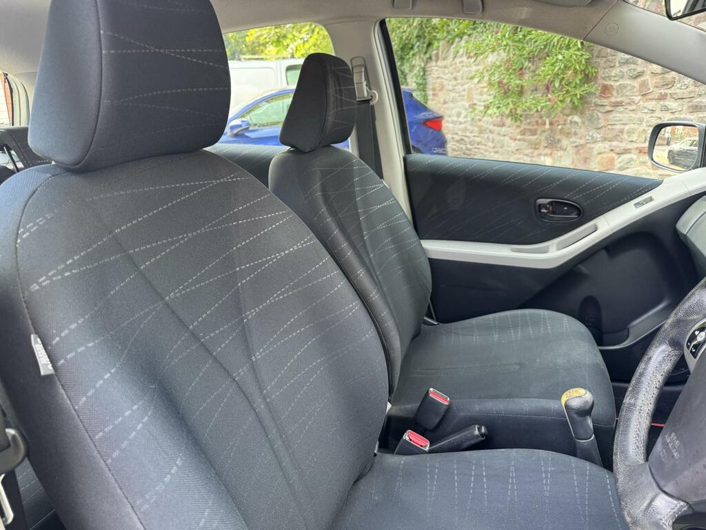 Toyota Yaris 1.3 T Spirit Multimode Silver #9