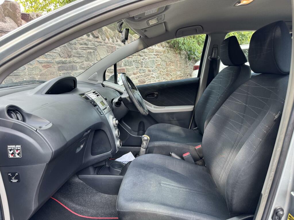 Toyota Yaris 1.3 T Spirit Multimode Silver #12