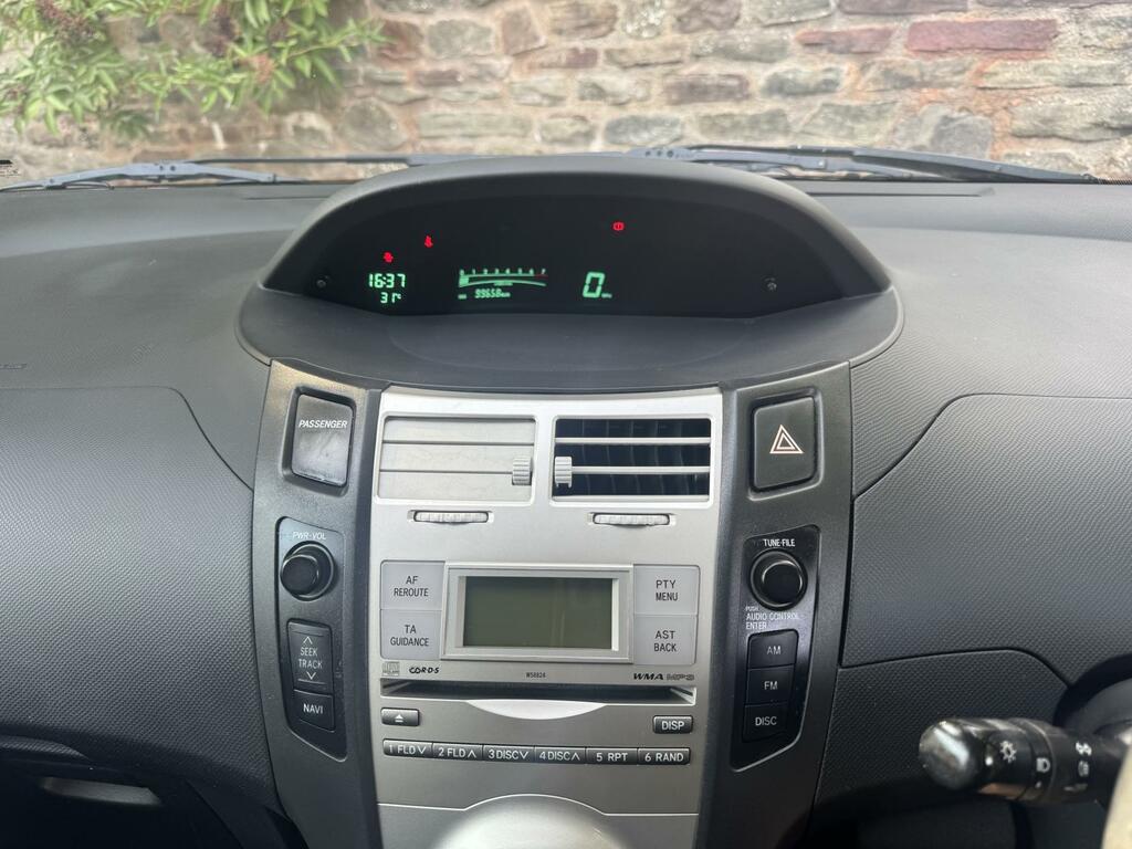 Toyota Yaris 1.3 T Spirit Multimode Silver #13
