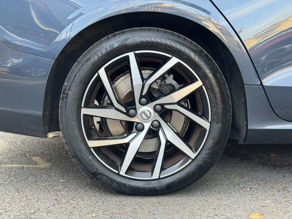 Volvo V60 2.0 D3 Momentum Plus Estate Euro Grey #11