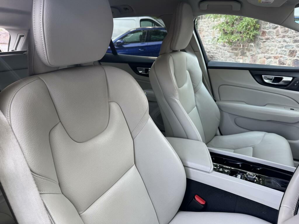 Volvo V60 2.0 D3 Momentum Plus Estate Euro Grey #14
