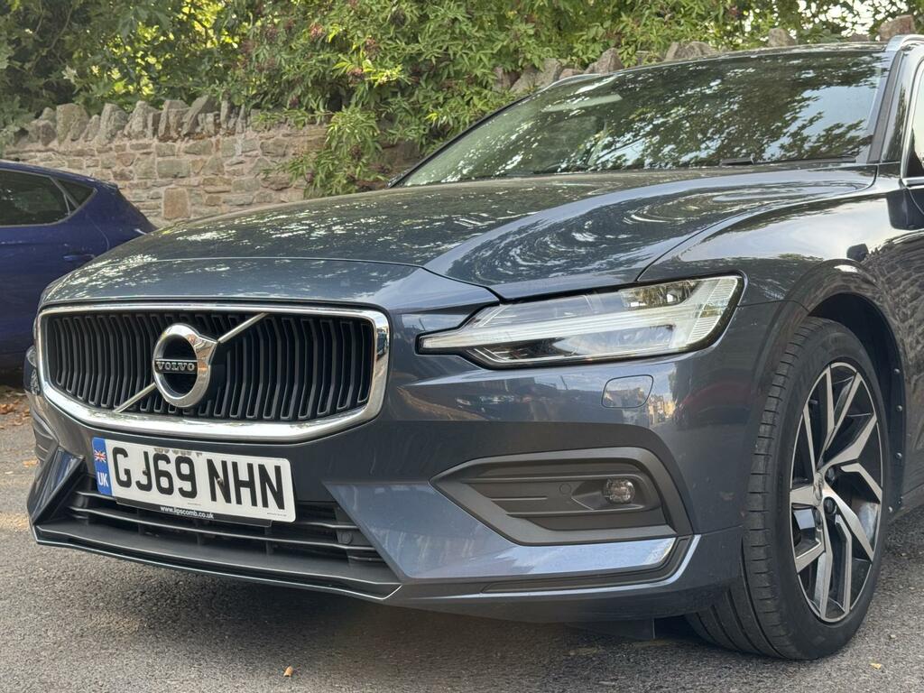 Volvo V60 Momentum Pro Blue #5
