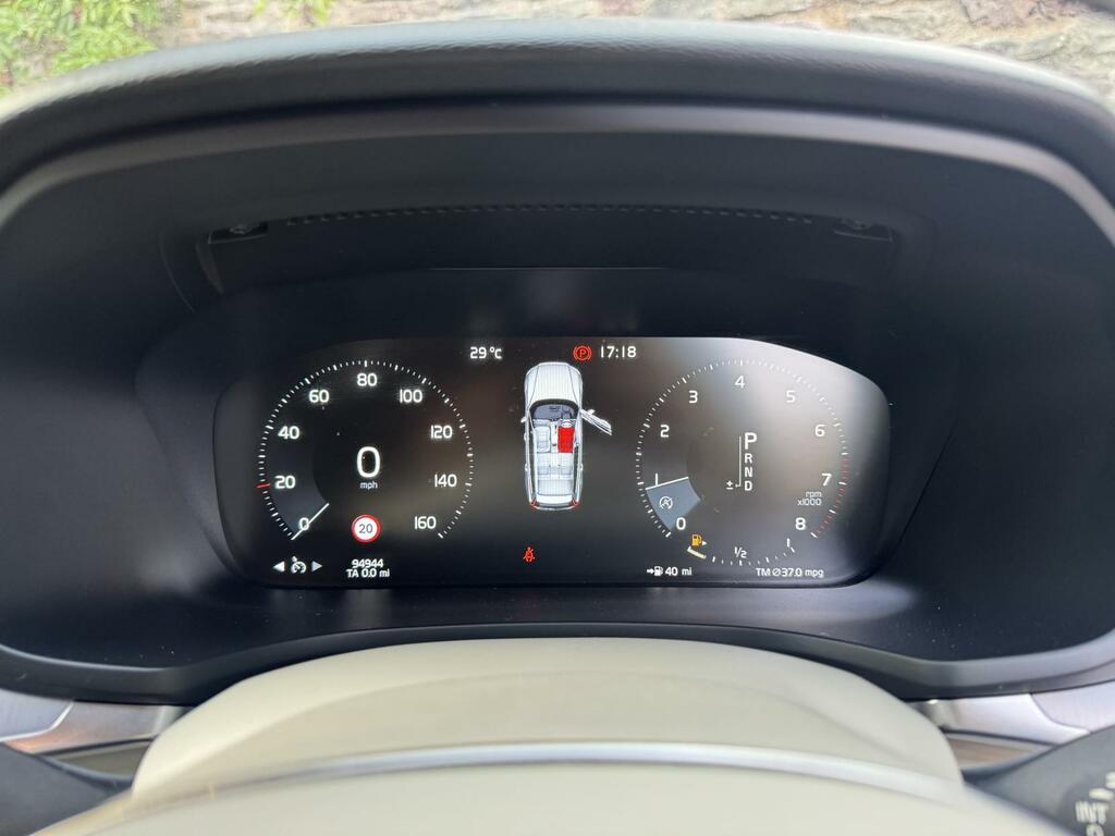 Volvo V60 2.0 D3 Momentum Plus Estate Euro Grey #25