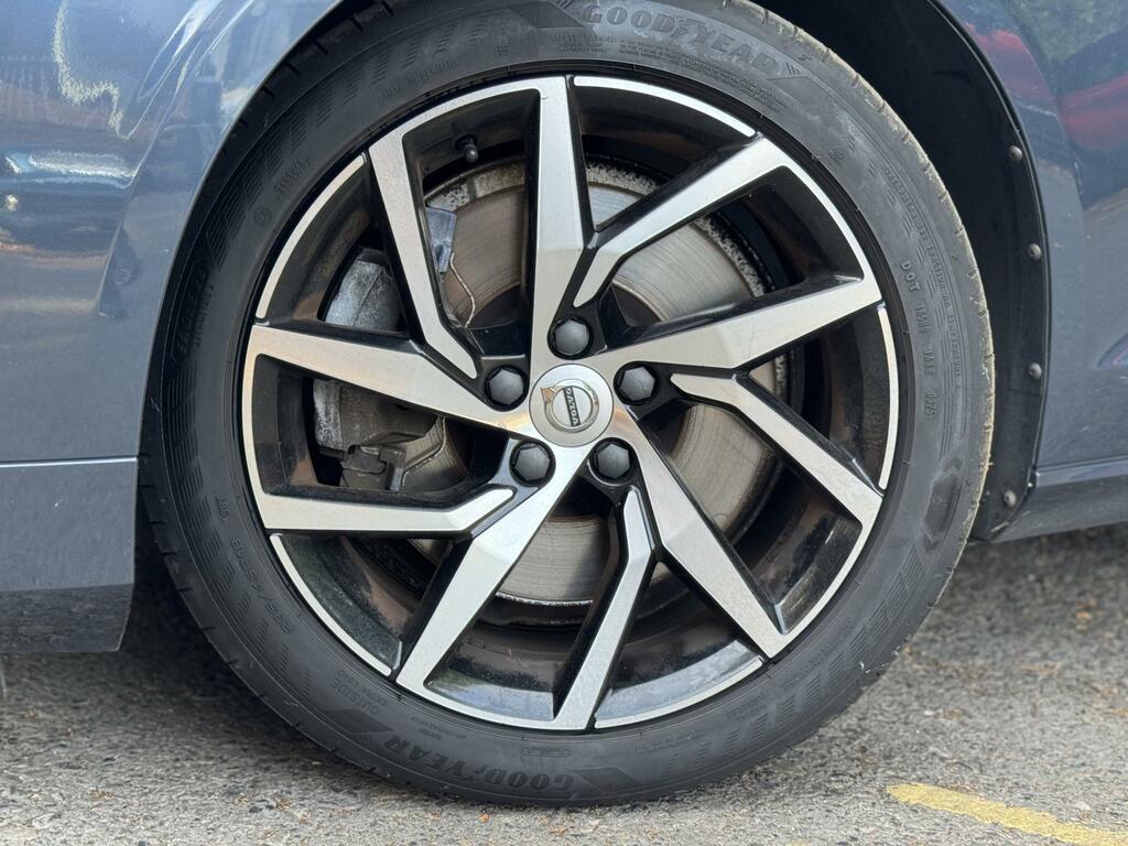 Volvo V60 Momentum Pro Blue #4