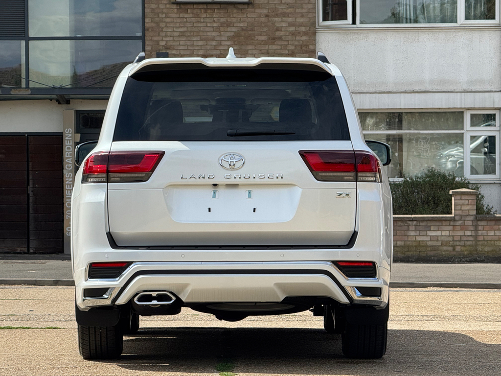 Toyota Land Cruiser Suv White #5