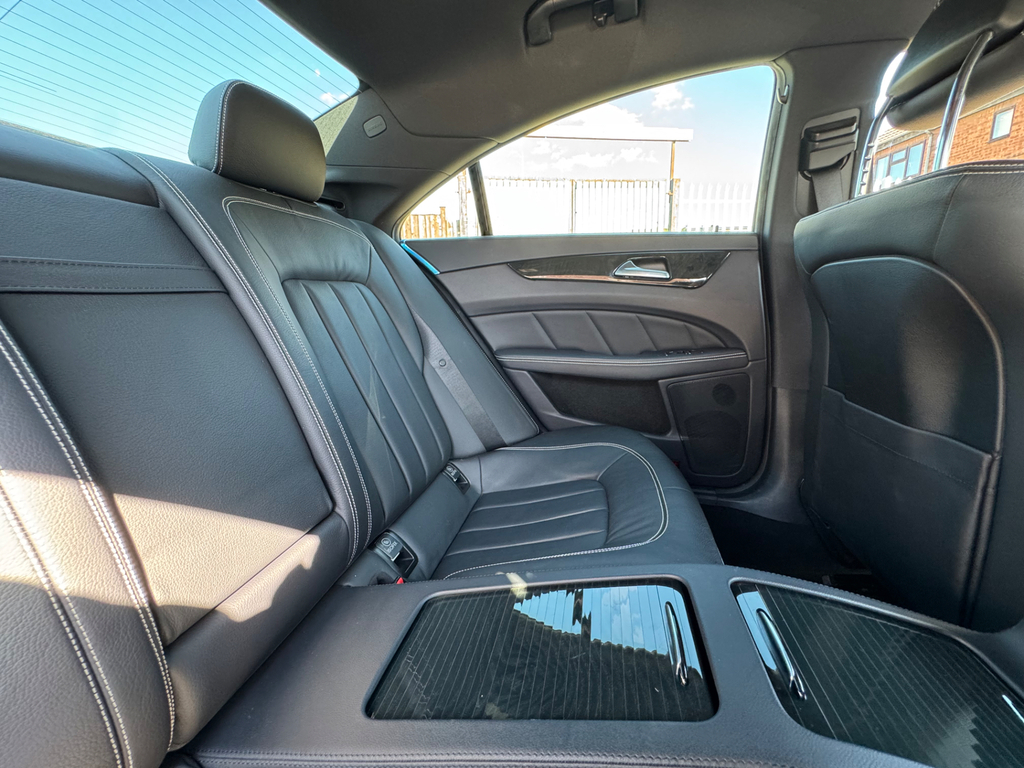Mercedes-Benz CLS Cls350d V6 Amg Line Silver #61