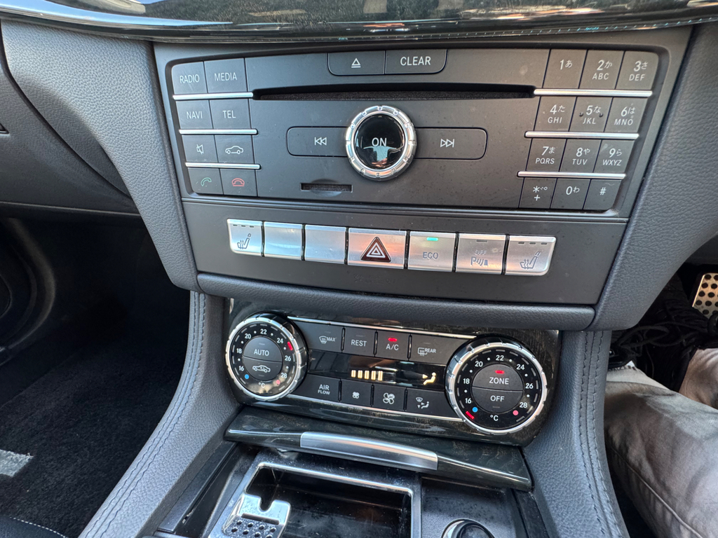 Mercedes-Benz CLS Cls350d V6 Amg Line Silver #40