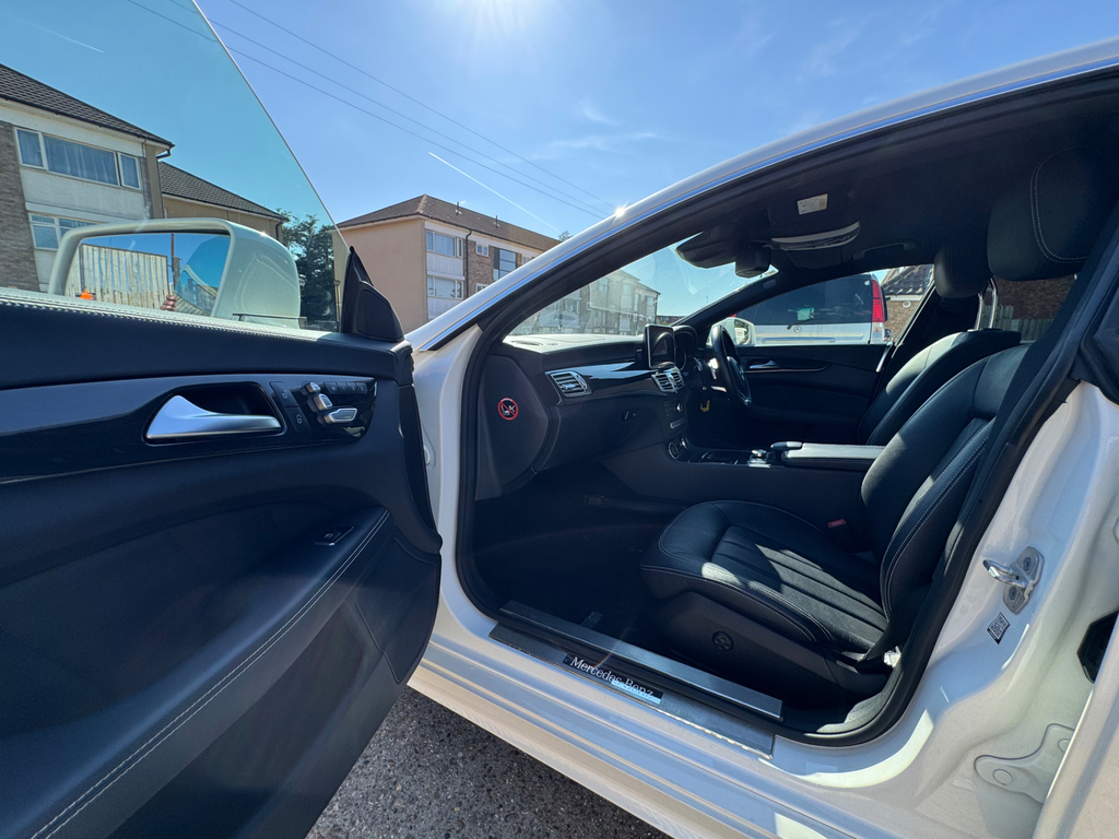 Mercedes-Benz CLS Cls350d V6 Amg Line Silver #17