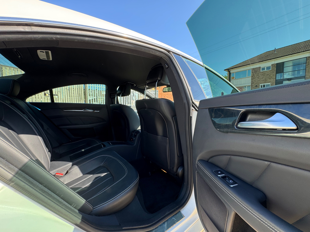 Mercedes-Benz CLS Cls350d V6 Amg Line Silver #59