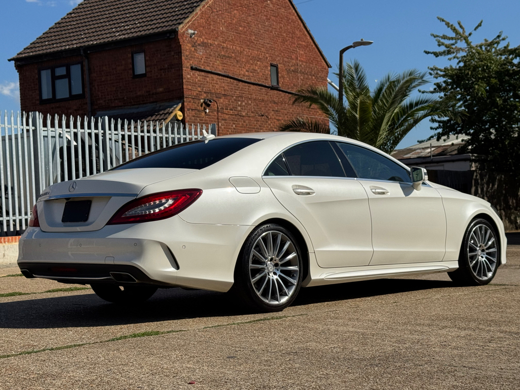 Mercedes-Benz CLS Saloon White #6