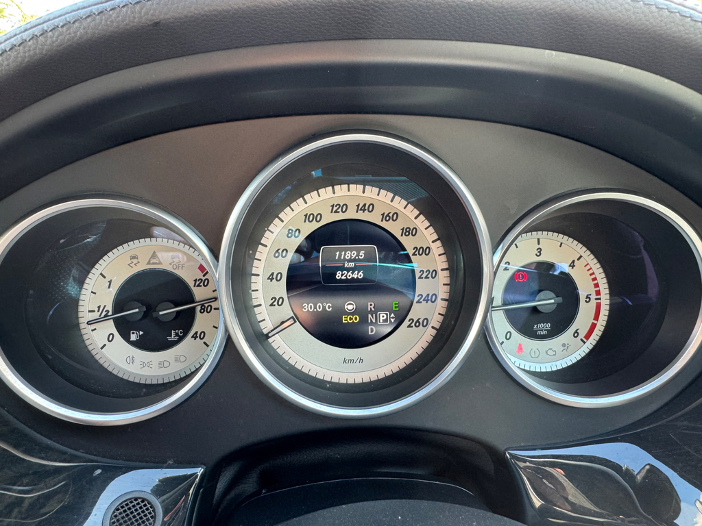 Mercedes-Benz CLS Cls350d V6 Amg Line Silver #35