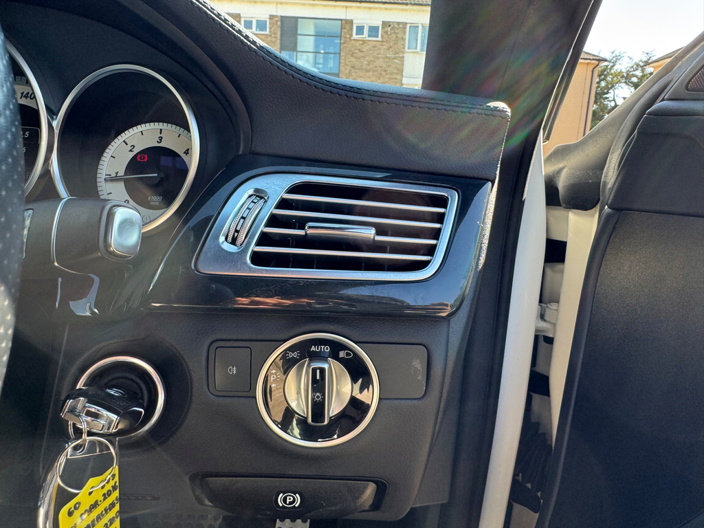 Mercedes-Benz CLS Cls350d V6 Amg Line Silver #47