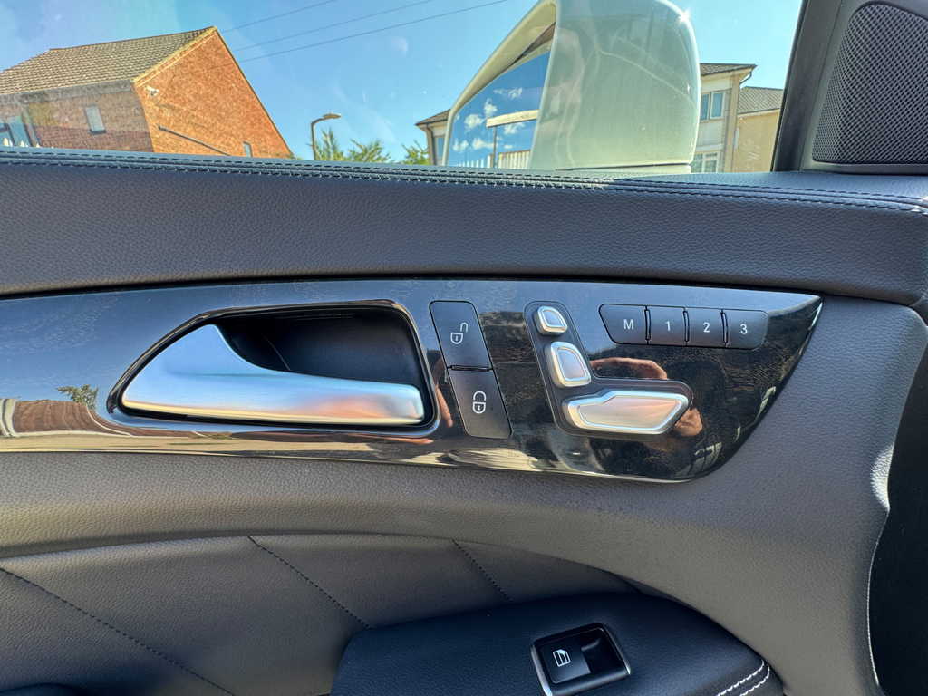 Mercedes-Benz CLS Cls350d V6 Amg Line Silver #23