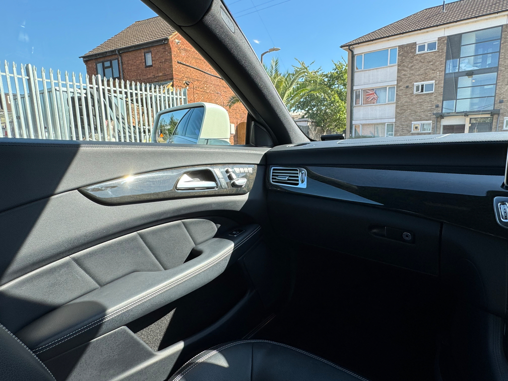 Mercedes-Benz CLS Cls350d V6 Amg Line Silver #27