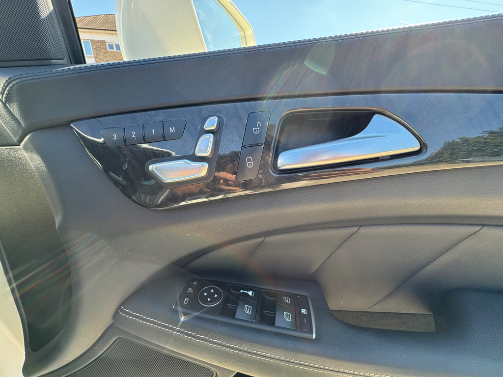 Mercedes-Benz CLS Cls350d V6 Amg Line Silver #15