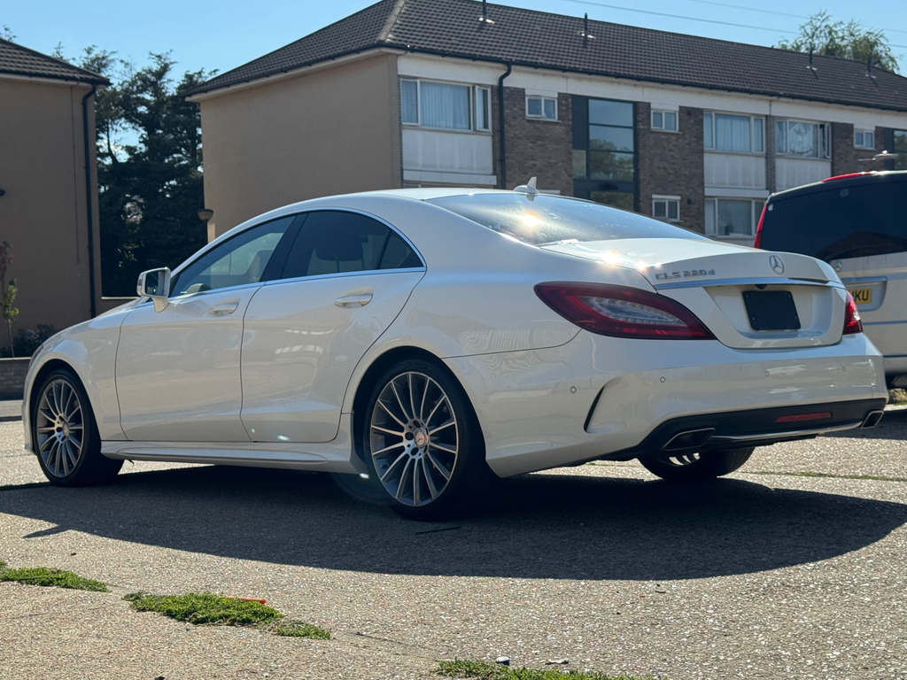 Mercedes-Benz CLS Saloon White #4