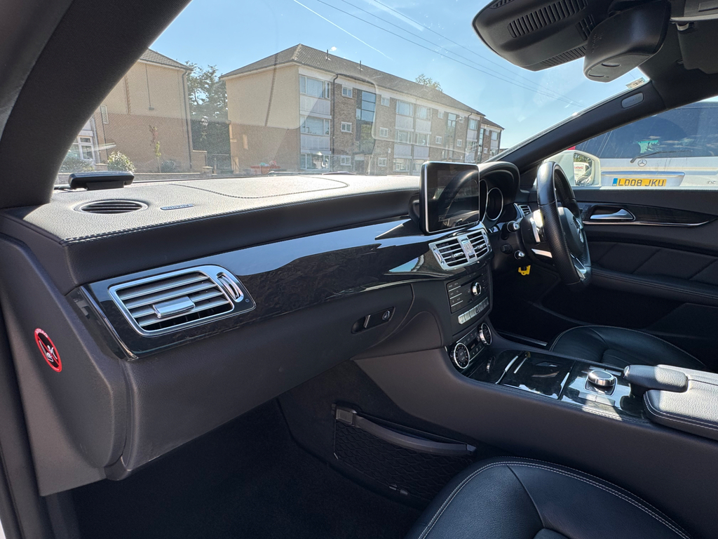 Mercedes-Benz CLS Cls350d V6 Amg Line Silver #21