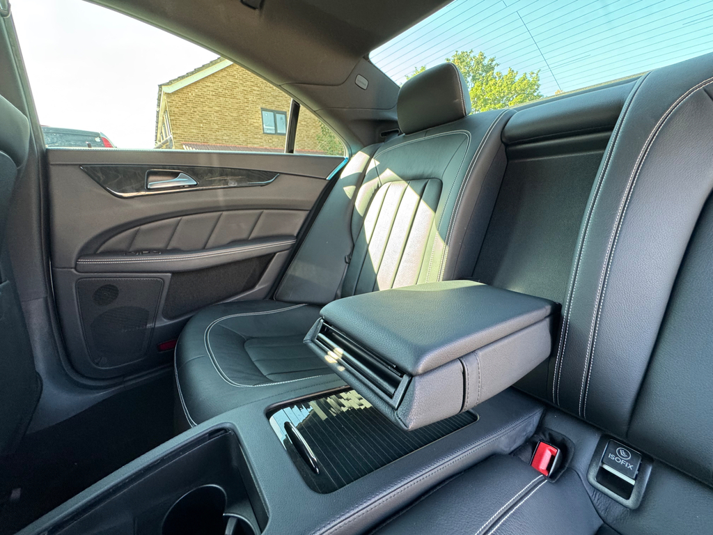 Mercedes-Benz CLS Cls350d V6 Amg Line Silver #56