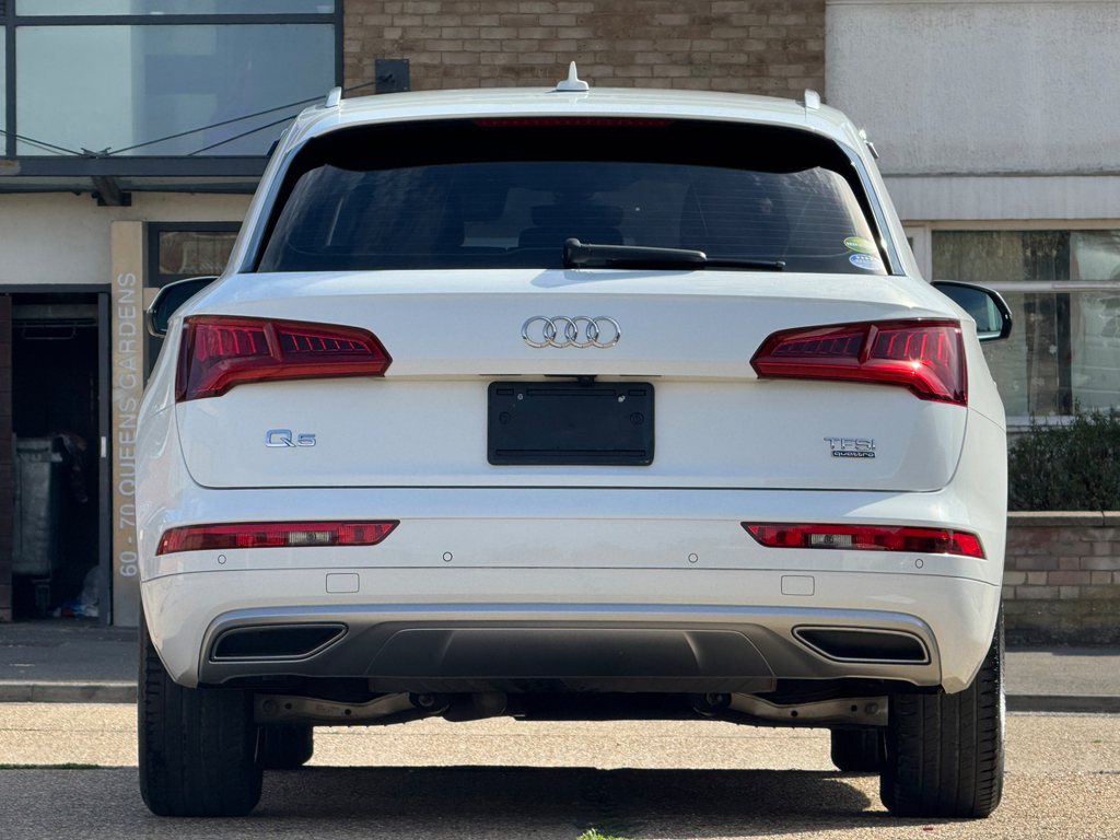 Audi Q5 Suv White #5