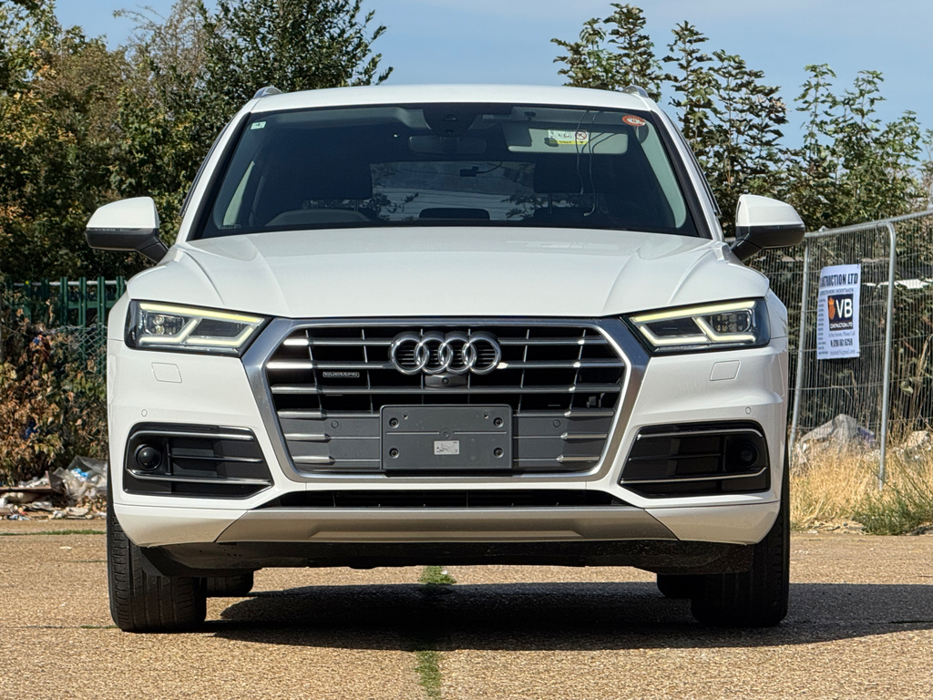 Audi Q5 Suv White #2