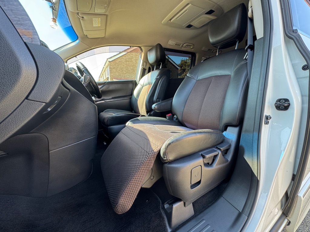 Nissan Elgrand 250 Highway Star 2.5 4Wd 8 Seater White #19