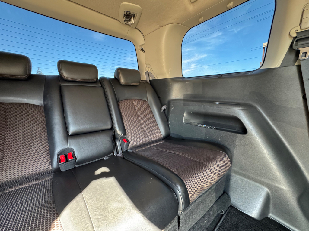 Nissan Elgrand 250 Highway Star 2.5 4Wd 8 Seater White #42