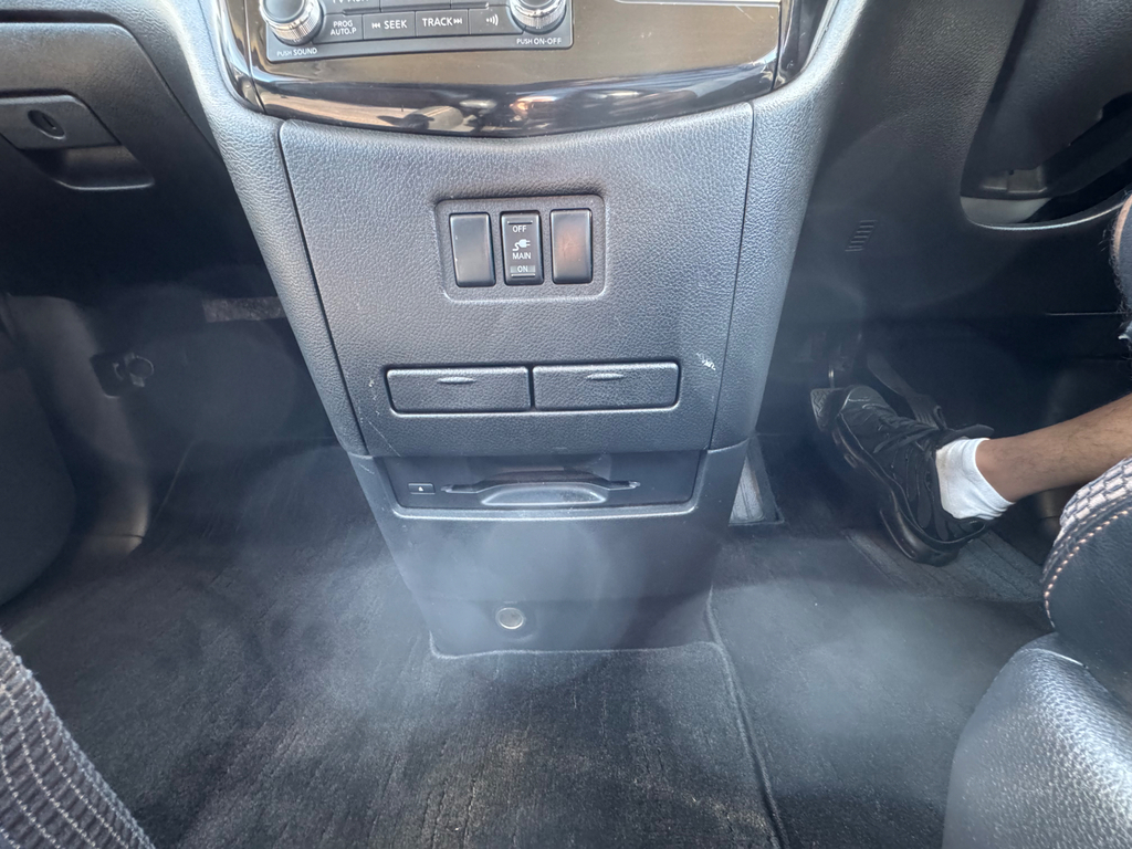 Nissan Elgrand 250 Highway Star 2.5 4Wd 8 Seater White #62