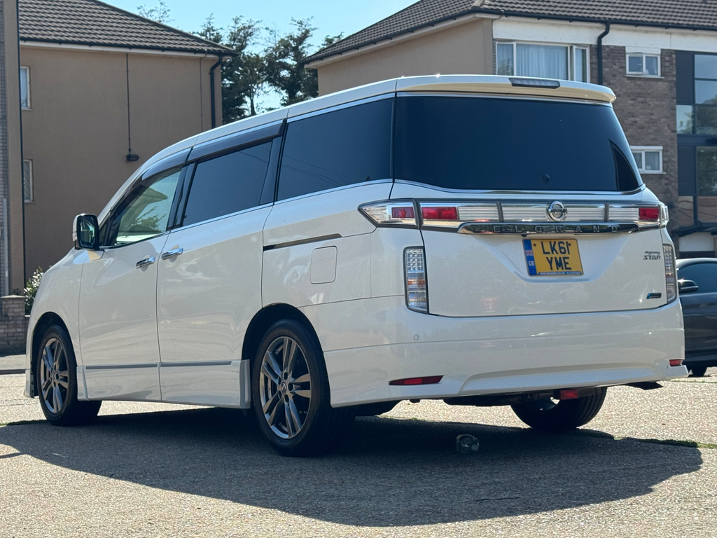 Nissan Elgrand Nissan Elgrand Highway Star 2.5 61-11 White #4