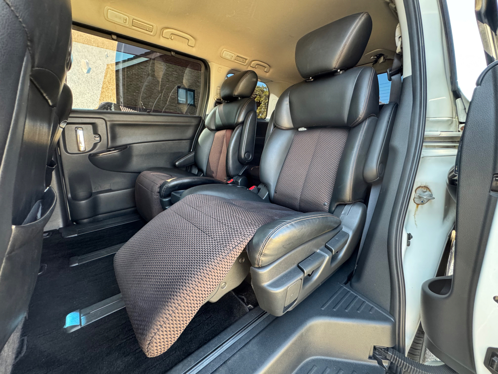 Nissan Elgrand 250 Highway Star 2.5 4Wd 8 Seater White #29