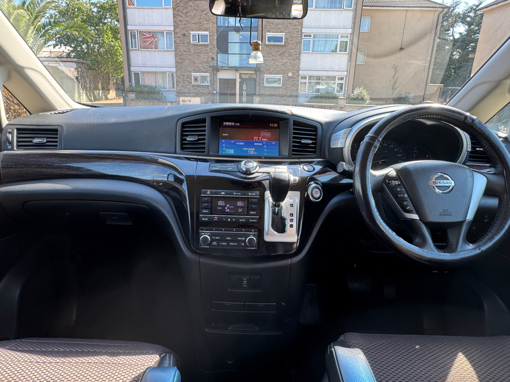 Nissan Elgrand 250 Highway Star 2.5 4Wd 8 Seater White #56