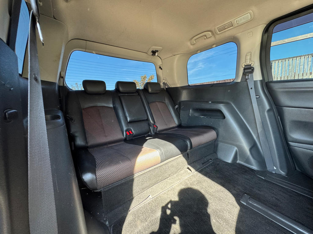 Nissan Elgrand 250 Highway Star 2.5 4Wd 8 Seater White #39