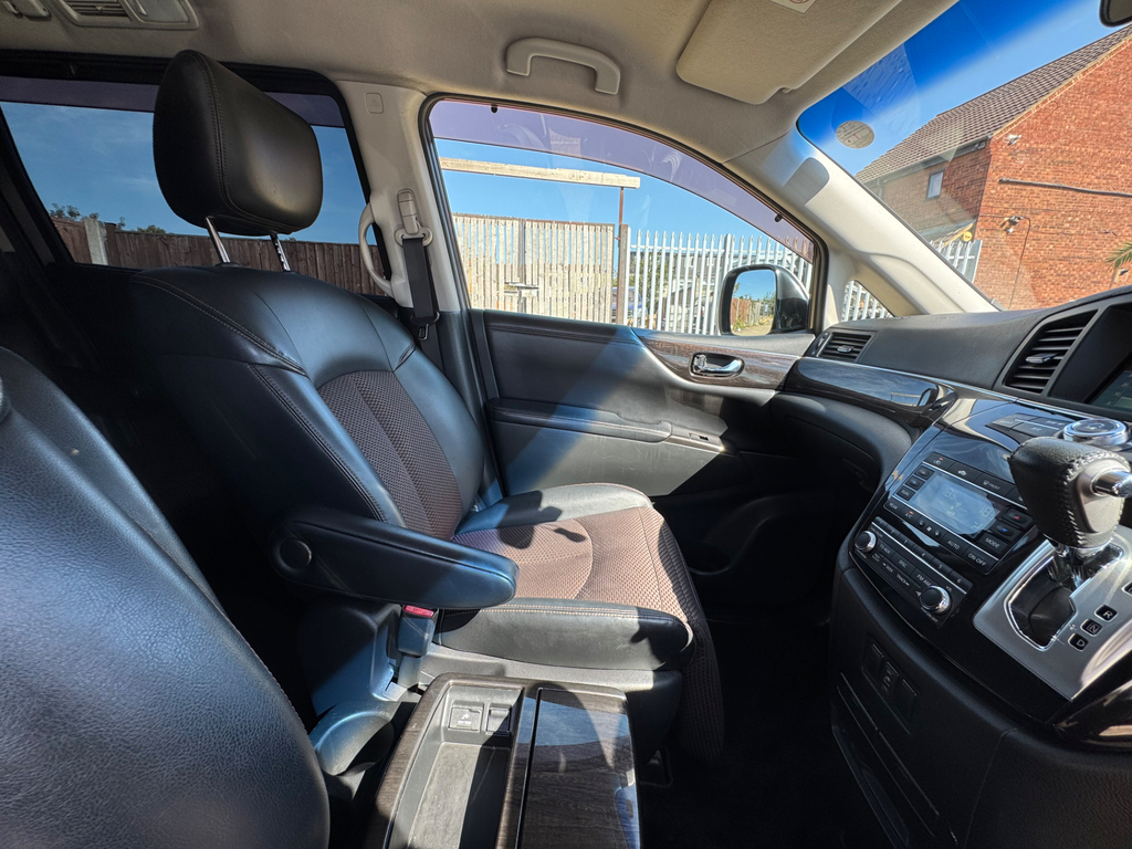 Nissan Elgrand 250 Highway Star 2.5 4Wd 8 Seater White #14