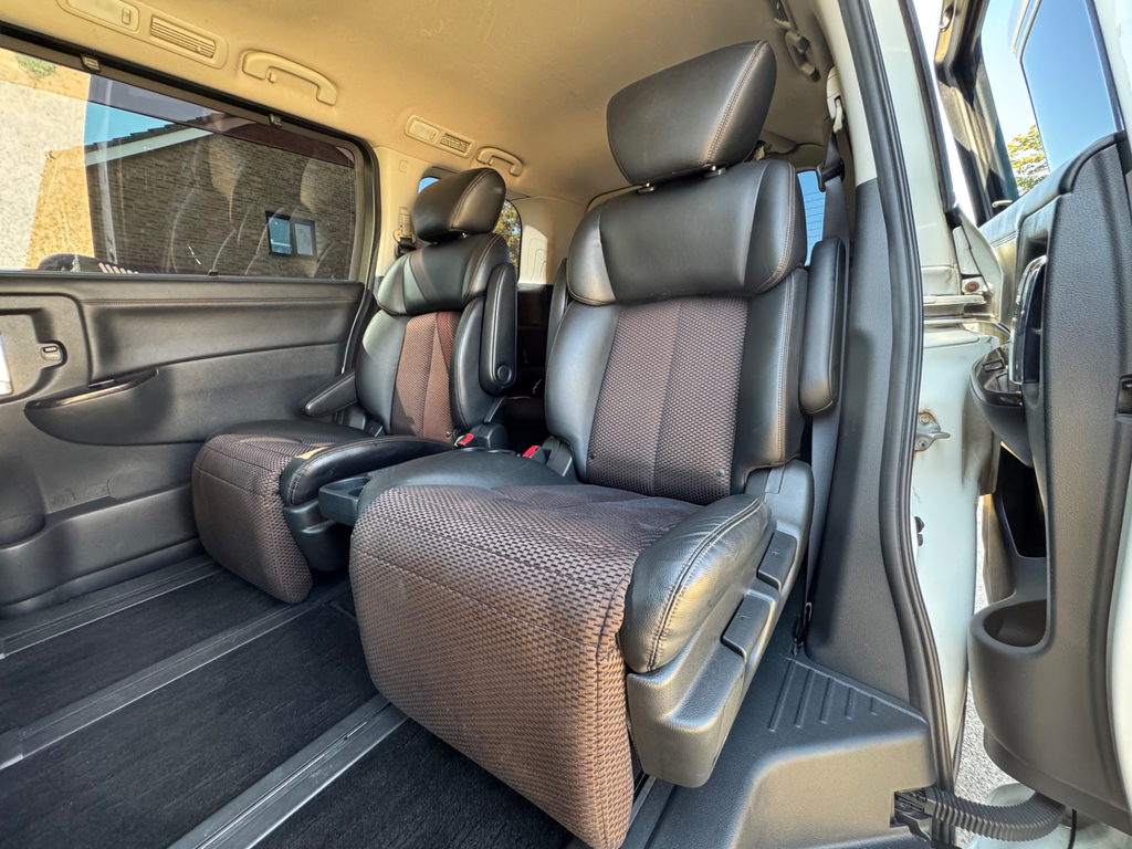 Nissan Elgrand 250 Highway Star 2.5 4Wd 8 Seater White #30