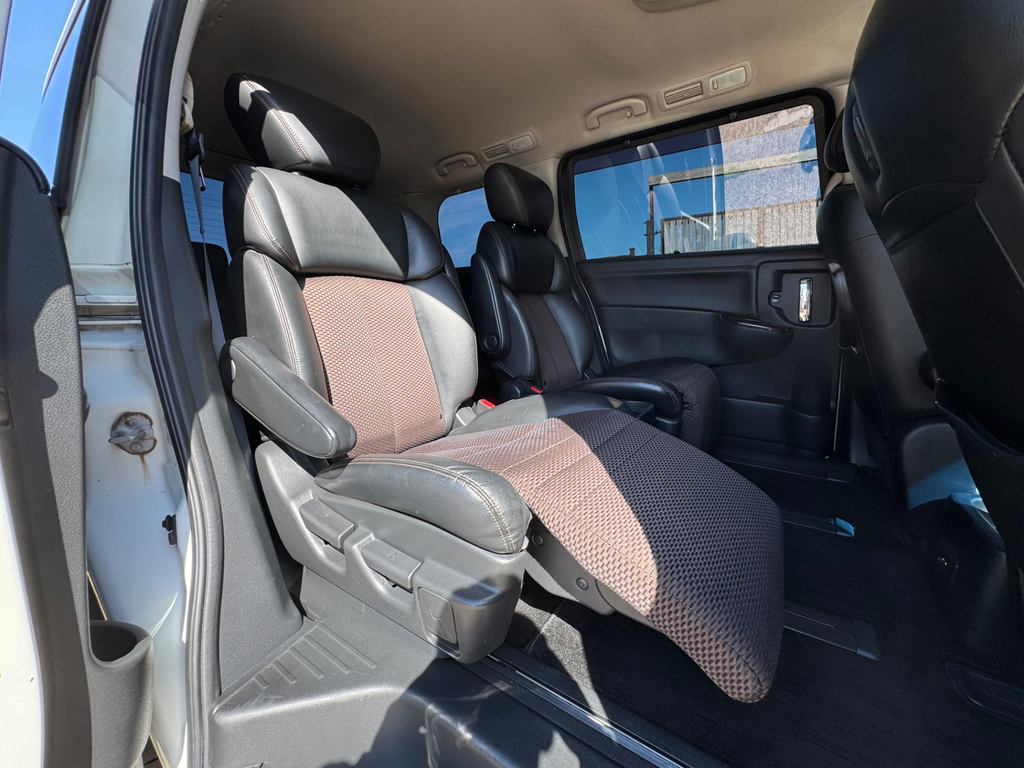 Nissan Elgrand 250 Highway Star 2.5 4Wd 8 Seater White #35