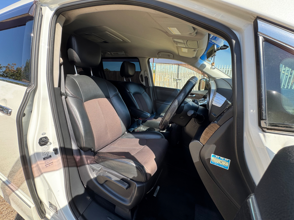 Nissan Elgrand 250 Highway Star 2.5 4Wd 8 Seater White #10