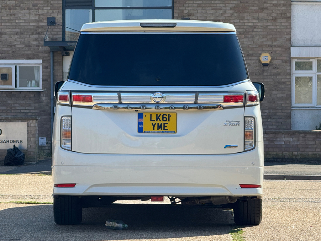 Nissan Elgrand Nissan Elgrand Highway Star 2.5 61-11 White #5