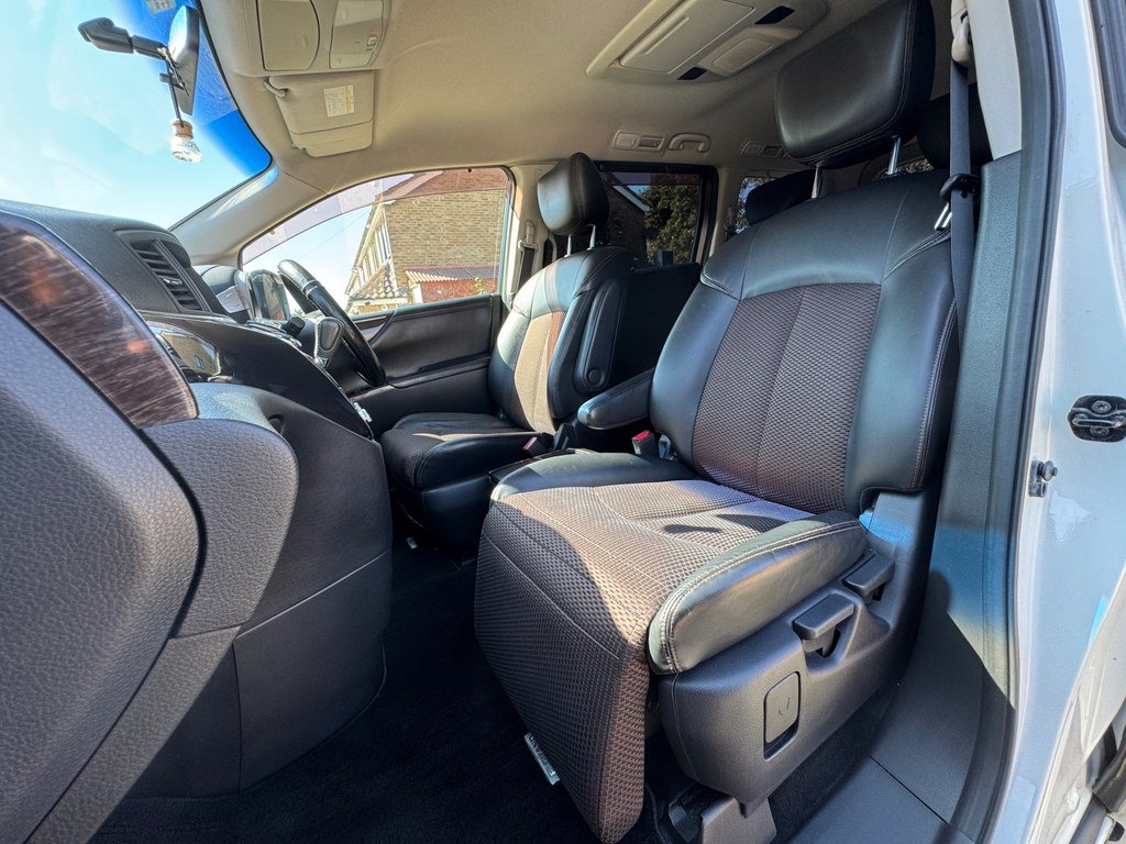 Nissan Elgrand 250 Highway Star 2.5 4Wd 8 Seater White #21