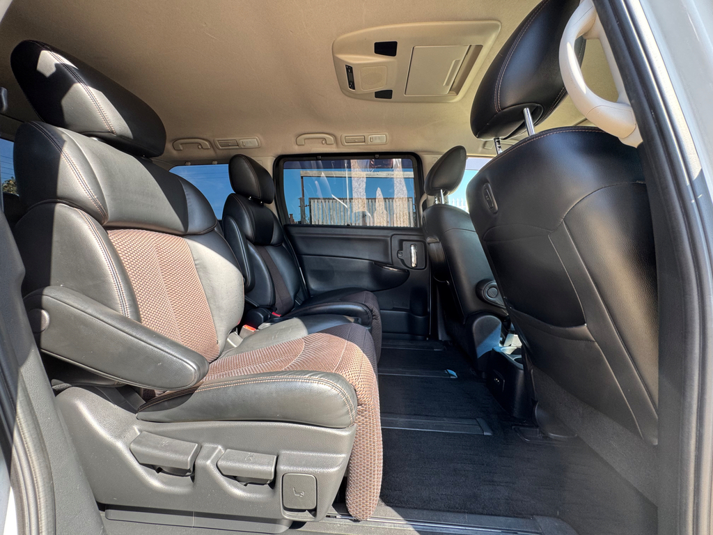Nissan Elgrand 250 Highway Star 2.5 4Wd 8 Seater White #31