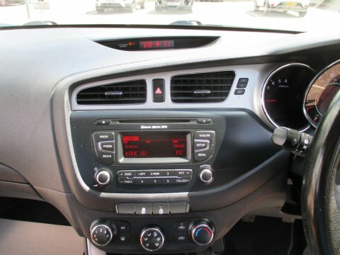 Kia Ceed 2012 1.6 2 Sports Wagon Euro 5 Red #15