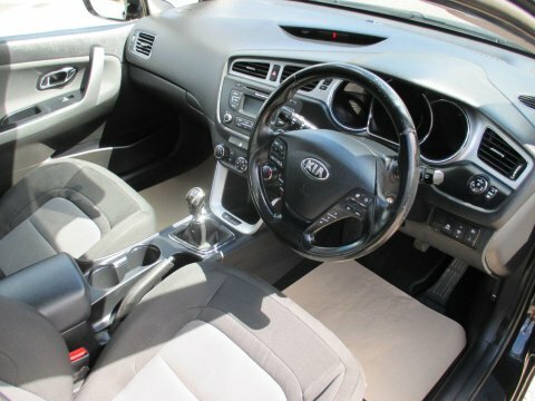 Kia Ceed 2012 1.6 2 Sports Wagon Euro 5 Red #17