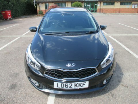 Kia Ceed 1.6 Crdi Ecodynamics Black #3