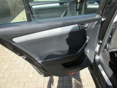 Skoda Superb 2.0 Tsi 190Ps Se L Dsg Estate Green #47