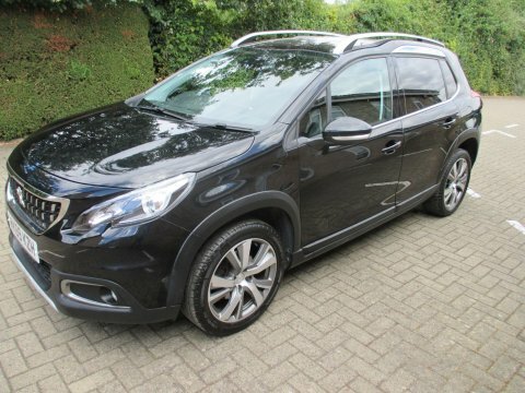 Peugeot 2008 1.2 Puretech Allure Black #2