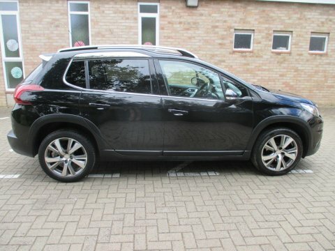 Peugeot 2008 1.2 Puretech Allure Black #6