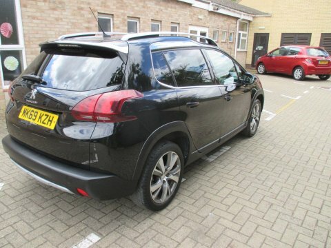 Peugeot 2008 1.2 Puretech Allure Black #5