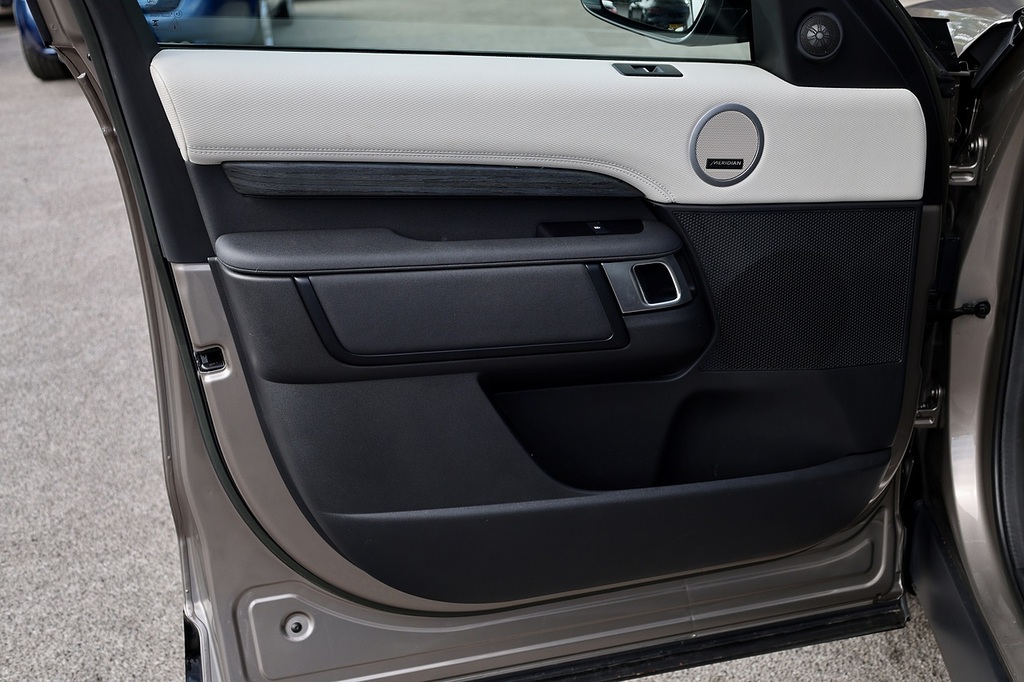Land Rover Discovery Discovery Estate #38