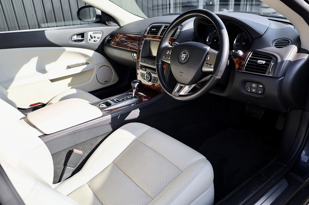 Jaguar XKR 4.2 V8 Convertible Euro 4 420 Ps  #7
